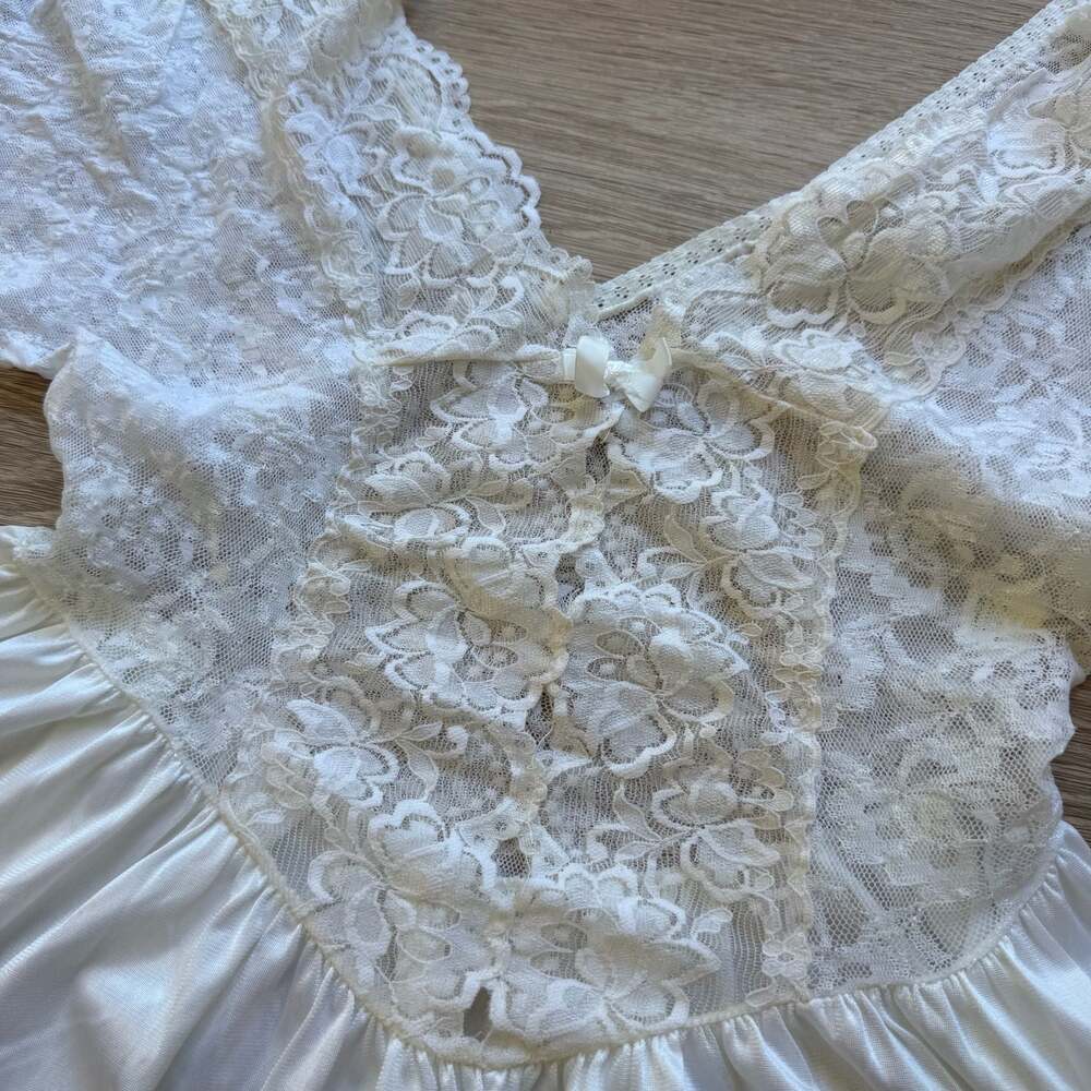 Vintage Cinema Etoile Ivory Lace Baby Doll Nightgown Shirt